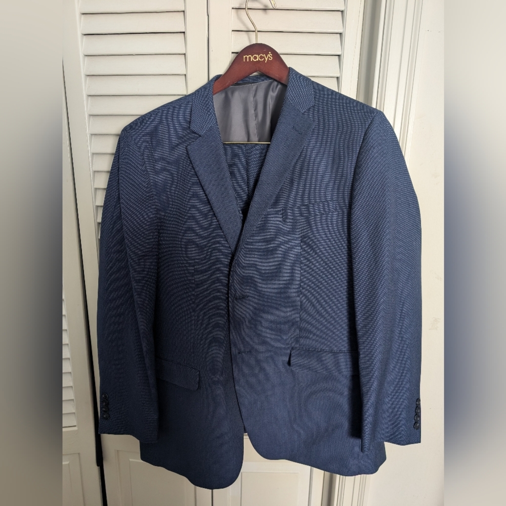 Perry Ellis pindot slim fit suit 46R